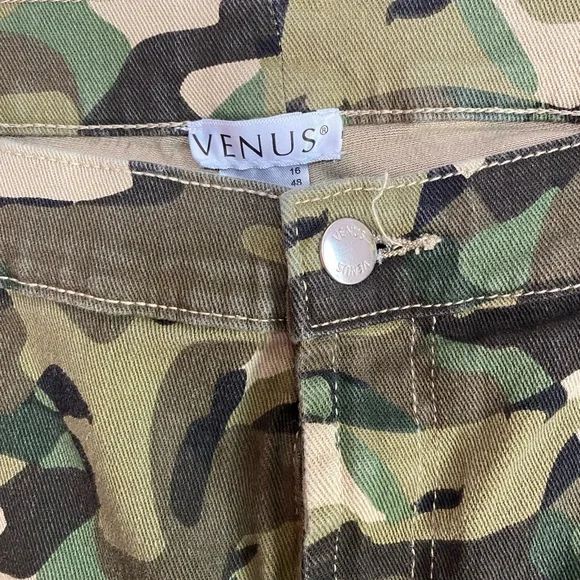 VENUS CAMO DENIM SHORTS NWOT SIZE 16 - Picture 4 of 10